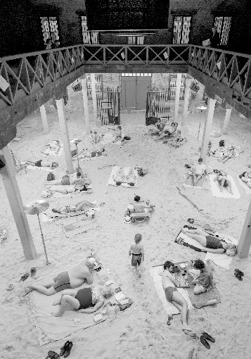 «Sun&Sea (Marina)» на 58-й Венецианской биеннале, или Как мы перестали волноваться и научились любить климатическую катастрофу